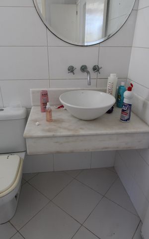 Casa à venda com 368m², 5 quartos e 3 vagasBanheiro da Suíte 1