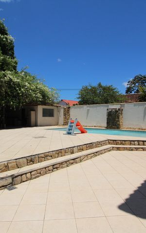 Casa à venda com 368m², 5 quartos e 3 vagasÁrea Externa