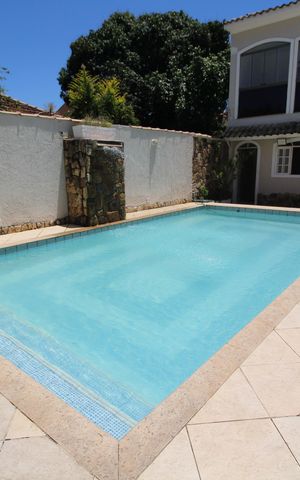Casa à venda com 368m², 5 quartos e 3 vagasPiscina