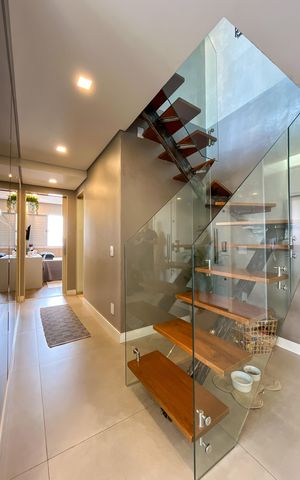 Apartamento à venda com 129m², 2 quartos e 2 vagas Apartamento à venda com 129m², 2 quartos e 2 vagasCorretor
