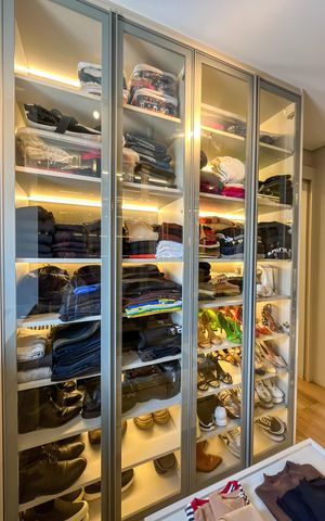 Apartamento à venda com 129m², 2 quartos e 2 vagas Apartamento à venda com 129m², 2 quartos e 2 vagasCloset