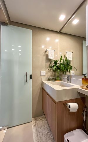Apartamento à venda com 129m², 2 quartos e 2 vagas Apartamento à venda com 129m², 2 quartos e 2 vagasBanheiro Corredor