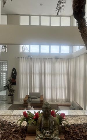 Casa de condomínio à venda com 980m², 5 quartos e 6 vagasSala