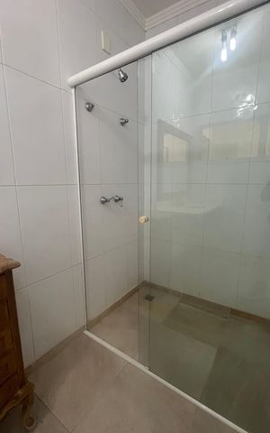 Casa de condomínio à venda com 980m², 5 quartos e 6 vagasEspaço Gourmet Banheiro