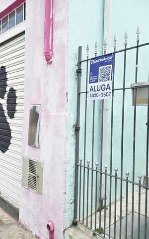 Casa à venda com 310m², 3 quartos e sem vaga Casa à venda com 310m², 3 quartos e sem vagaFachada