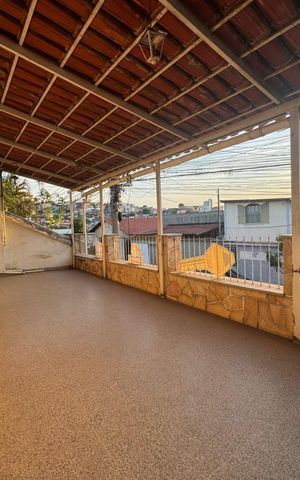 Casa à venda com 210m², 3 quartos e 1 vaga Casa à venda com 210m², 3 quartos e 1 vagaÁrea Externa
