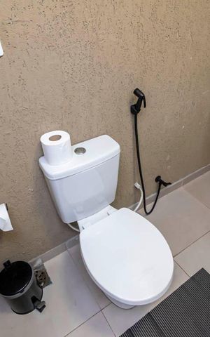 Casa à venda com 400m², 5 quartos e 2 vagas Casa à venda com 400m², 5 quartos e 2 vagasLavabo da Piscina