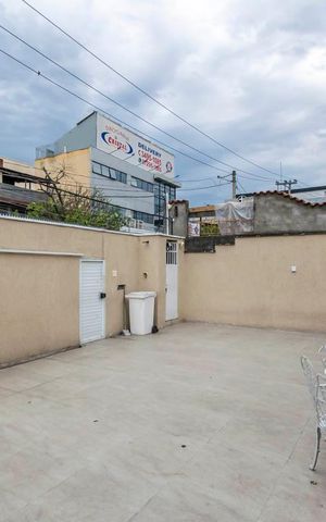 Casa à venda com 400m², 5 quartos e 2 vagas Casa à venda com 400m², 5 quartos e 2 vagasVaranda e Garagem