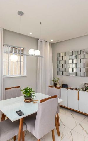 Casa à venda com 400m², 5 quartos e 2 vagas Casa à venda com 400m², 5 quartos e 2 vagasSala