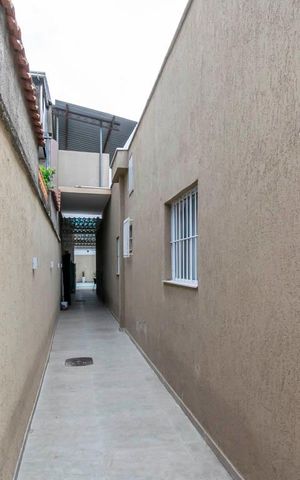 Casa à venda com 400m², 5 quartos e 2 vagas Casa à venda com 400m², 5 quartos e 2 vagasVaranda e Garagem