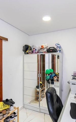 Casa à venda com 400m², 5 quartos e 2 vagas Casa à venda com 400m², 5 quartos e 2 vagasQuarto 4