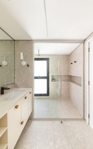 Apartamento à venda com 127m², 2 quartos e 2 vagas Apartamento à venda com 127m², 2 quartos e 2 vagasBanheiro da Suíte 2