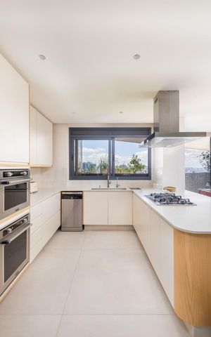 Apartamento à venda com 127m², 2 quartos e 2 vagas Apartamento à venda com 127m², 2 quartos e 2 vagasCozinha