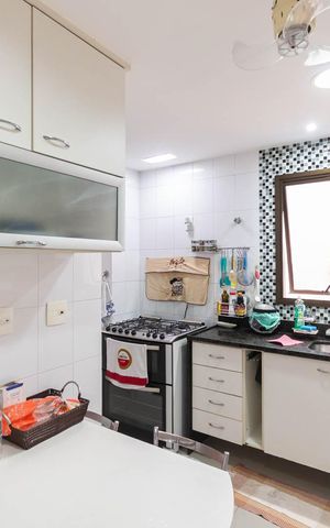 Apartamento à venda com 131m², 3 quartos e 2 vagasCozinha