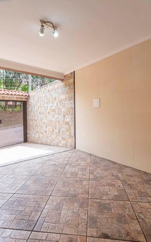 Casa à venda com 190m², 3 quartos e 3 vagas Casa à venda com 190m², 3 quartos e 3 vagasGaragem