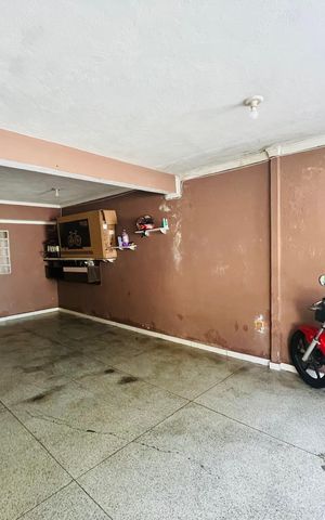 Casa à venda com 80m², 2 quartos e 1 vaga Casa à venda com 80m², 2 quartos e 1 vagaGaragem