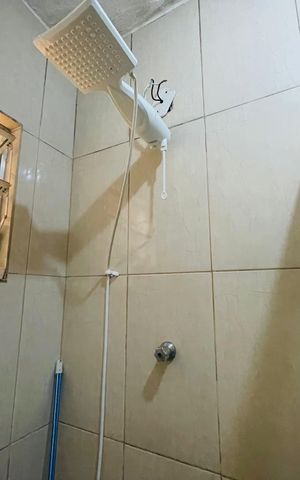Casa à venda com 80m², 2 quartos e 1 vaga Casa à venda com 80m², 2 quartos e 1 vagaBanheiro 1