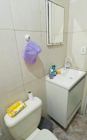 Casa à venda com 80m², 2 quartos e 1 vaga Casa à venda com 80m², 2 quartos e 1 vagaBanheiro 1