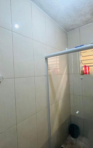Casa à venda com 80m², 2 quartos e 1 vaga Casa à venda com 80m², 2 quartos e 1 vagaBanheiro 1