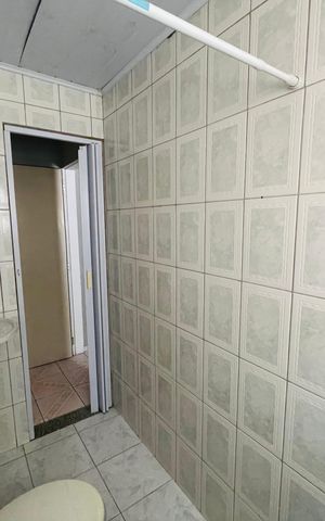 Casa à venda com 80m², 2 quartos e 1 vaga Casa à venda com 80m², 2 quartos e 1 vagaBanheiro 2