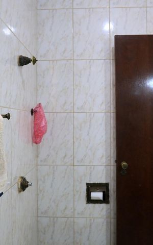 Casa à venda com 248m², 3 quartos e 1 vaga Casa à venda com 248m², 3 quartos e 1 vagaBanheiro