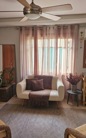 Casa à venda com 224m², 4 quartos e 3 vagas Casa à venda com 224m², 4 quartos e 3 vagasSala