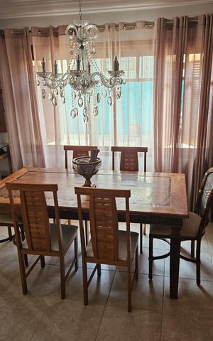 Casa à venda com 224m², 4 quartos e 3 vagas Casa à venda com 224m², 4 quartos e 3 vagasSala