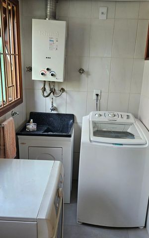 Casa à venda com 224m², 4 quartos e 3 vagas Casa à venda com 224m², 4 quartos e 3 vagasÁrea de Serviço