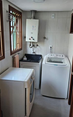 Casa à venda com 224m², 4 quartos e 3 vagas Casa à venda com 224m², 4 quartos e 3 vagasÁrea de Serviço