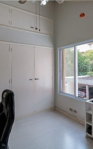 Casa à venda com 240m², 4 quartos e 3 vagas