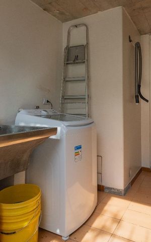 Casa à venda com 240m², 4 quartos e 3 vagas