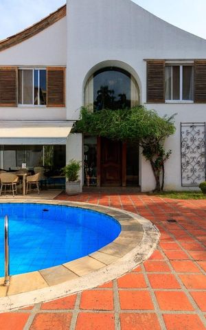 Casa à venda com 240m², 4 quartos e 3 vagas