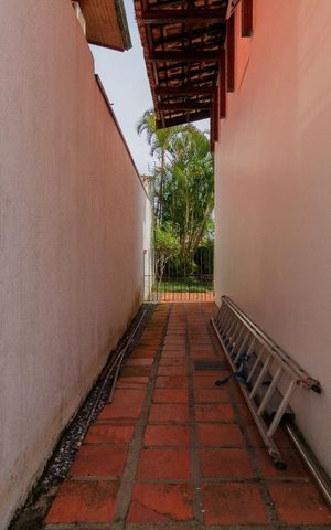 Casa à venda com 240m², 4 quartos e 3 vagas