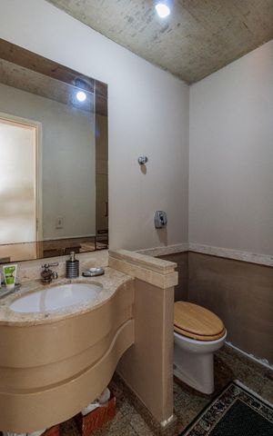 Casa à venda com 240m², 4 quartos e 3 vagas