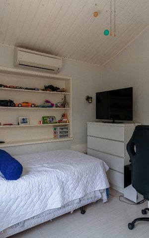 Casa à venda com 240m², 4 quartos e 3 vagas