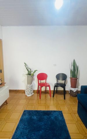 Casa à venda com 158m², 5 quartos e 2 vagas Casa à venda com 158m², 5 quartos e 2 vagasSala