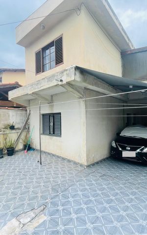 Casa à venda com 158m², 5 quartos e 2 vagas Casa à venda com 158m², 5 quartos e 2 vagasGaragem