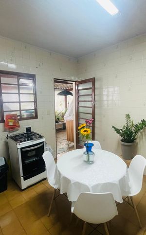 Casa à venda com 158m², 5 quartos e 2 vagas Casa à venda com 158m², 5 quartos e 2 vagasCozinha