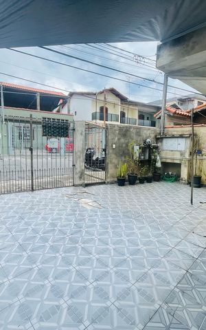 Casa à venda com 158m², 5 quartos e 2 vagas Casa à venda com 158m², 5 quartos e 2 vagasGaragem
