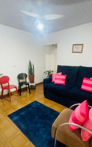 Casa à venda com 158m², 5 quartos e 2 vagas Casa à venda com 158m², 5 quartos e 2 vagasSala