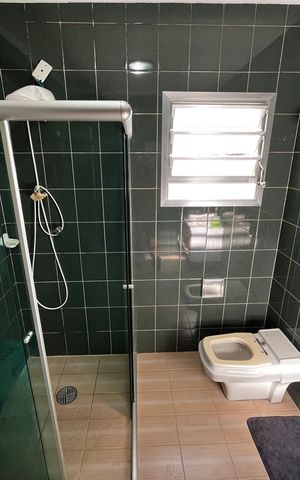 Casa à venda com 180m², 4 quartos e 1 vaga Casa à venda com 180m², 4 quartos e 1 vagaBanheiro Social