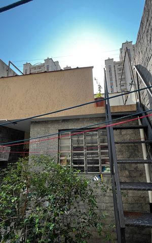 Casa à venda com 180m², 4 quartos e 1 vaga Casa à venda com 180m², 4 quartos e 1 vagaQuintal