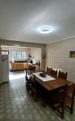 Casa à venda com 180m², 4 quartos e 1 vaga Casa à venda com 180m², 4 quartos e 1 vagaCopa