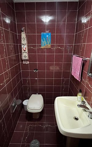 Casa à venda com 180m², 4 quartos e 1 vaga Casa à venda com 180m², 4 quartos e 1 vagaLavabo