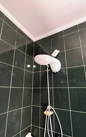 Casa à venda com 180m², 4 quartos e 1 vaga Casa à venda com 180m², 4 quartos e 1 vagaBanheiro Social