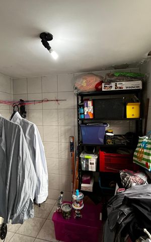 Casa à venda com 180m², 4 quartos e 1 vaga Casa à venda com 180m², 4 quartos e 1 vagaQuarto de Serviço