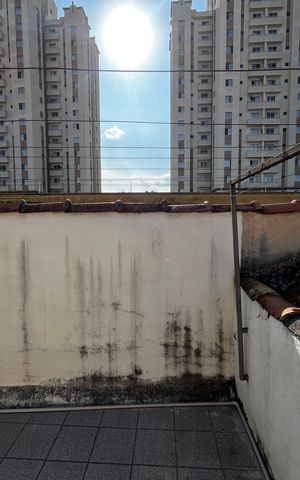 Casa à venda com 180m², 4 quartos e 1 vaga Casa à venda com 180m², 4 quartos e 1 vagaVaranda