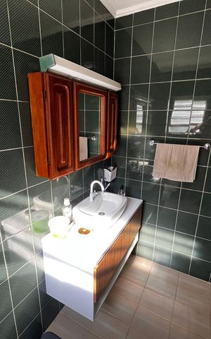 Casa à venda com 180m², 4 quartos e 1 vaga Casa à venda com 180m², 4 quartos e 1 vagaBanheiro Social