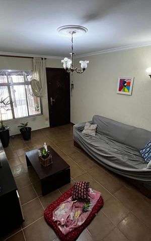 Casa à venda com 180m², 4 quartos e 1 vaga Casa à venda com 180m², 4 quartos e 1 vagaSala