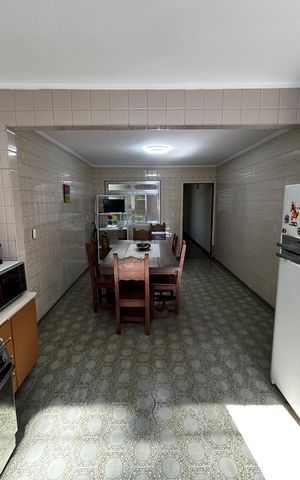 Casa à venda com 180m², 4 quartos e 1 vaga Casa à venda com 180m², 4 quartos e 1 vagaCozinha